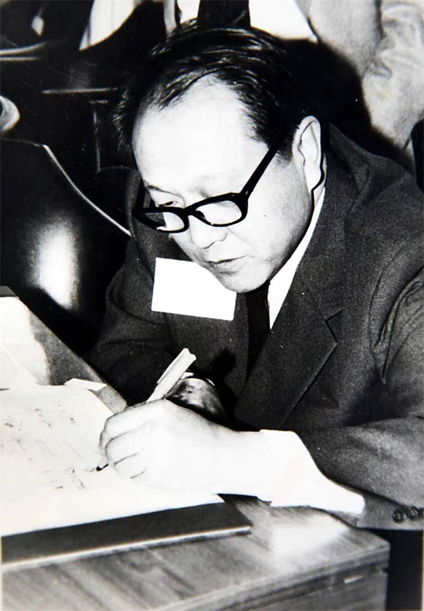 1979年，天下卫生构造考查确证我国已于60年月初覆灭天花。12月，北京生研长处处章以浩作为环球覆灭天花证明委员会成员，在环球覆灭天花证书上具名。次年5月，天下卫生构造第33届天下卫生大会颁布发表环球已覆灭天花.jpg
