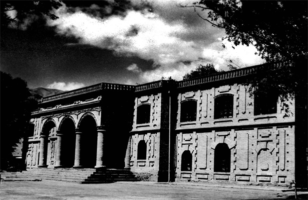 1934年，东南防疫处（兰州生物成品研讨所前身）在兰州建立，以查询拜访及防治东南各省兽疫与制作防治急需之兽用成品为主要使命，并辅以辅佐公众防疫之使命.jpg
