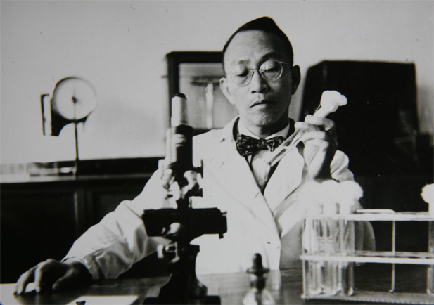 1955年，汤飞凡掌管的沙眼研讨小组分手出生避世界上第一株“沙眼衣原体”，定名为TE8，后在国际医学界引发庞大反应，为我国博得了声誉，为我国微生物学界争得了名誉.jpg