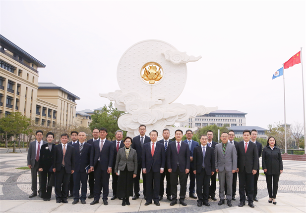 2024年2月26日，竞技宝
党委书记、董事长刘敬桢一行访问澳门大学，双方签署战略合作协议并就进一步深化合作进行会谈。澳门大学校长宋永华、副校长徐建，竞技宝
副总经理（主持经营工作）胡建伟，副总经理董增贺、晋斌等出席活动。1.png