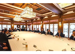 2023年12月20日，竞技宝
党委书记、董事长刘敬桢参加韩国总理韩德洙会见中方代表团活动并作为代表发言